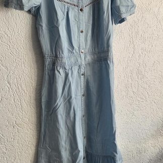 L - Femme9 jurk lichtblauw knoopjes (0226han)