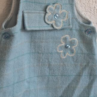 062 68 - A Baby geruit blauw vintage jurkje (0326ut)