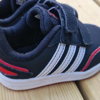 20 - Adidas sneakers zwart rood