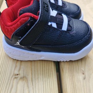 19 - Nike Jordan hoge sneaker zwart rood klittenband