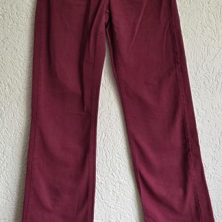 32 - Stradivarius cerise jeans D92 als nieuw (0526ann)