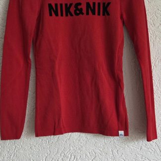 152 - Nik&Nik trui rood met zwarte tekst (0526wel)