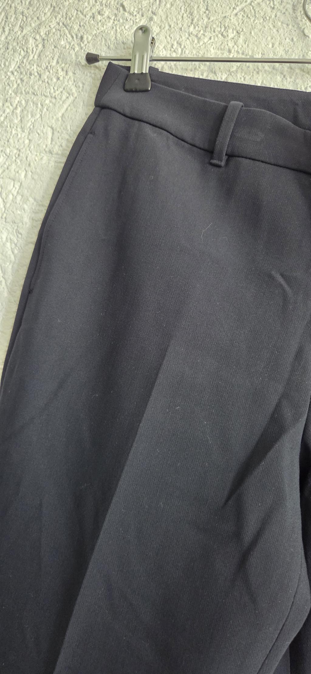 M - Uniqlo korte pantalon donkerblauw als nieuw (0526prv) - Afbeelding 3