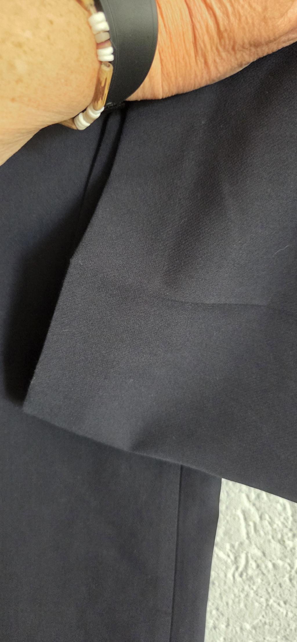 M - Uniqlo korte pantalon donkerblauw als nieuw (0526prv) - Afbeelding 4