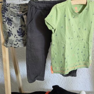 086 - Hema H&M broekjes en shirt (0926od)