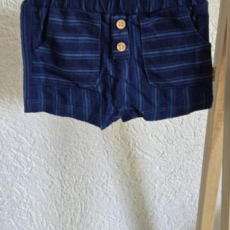 056 - Hema kort broekje blauw streepje (0926od)