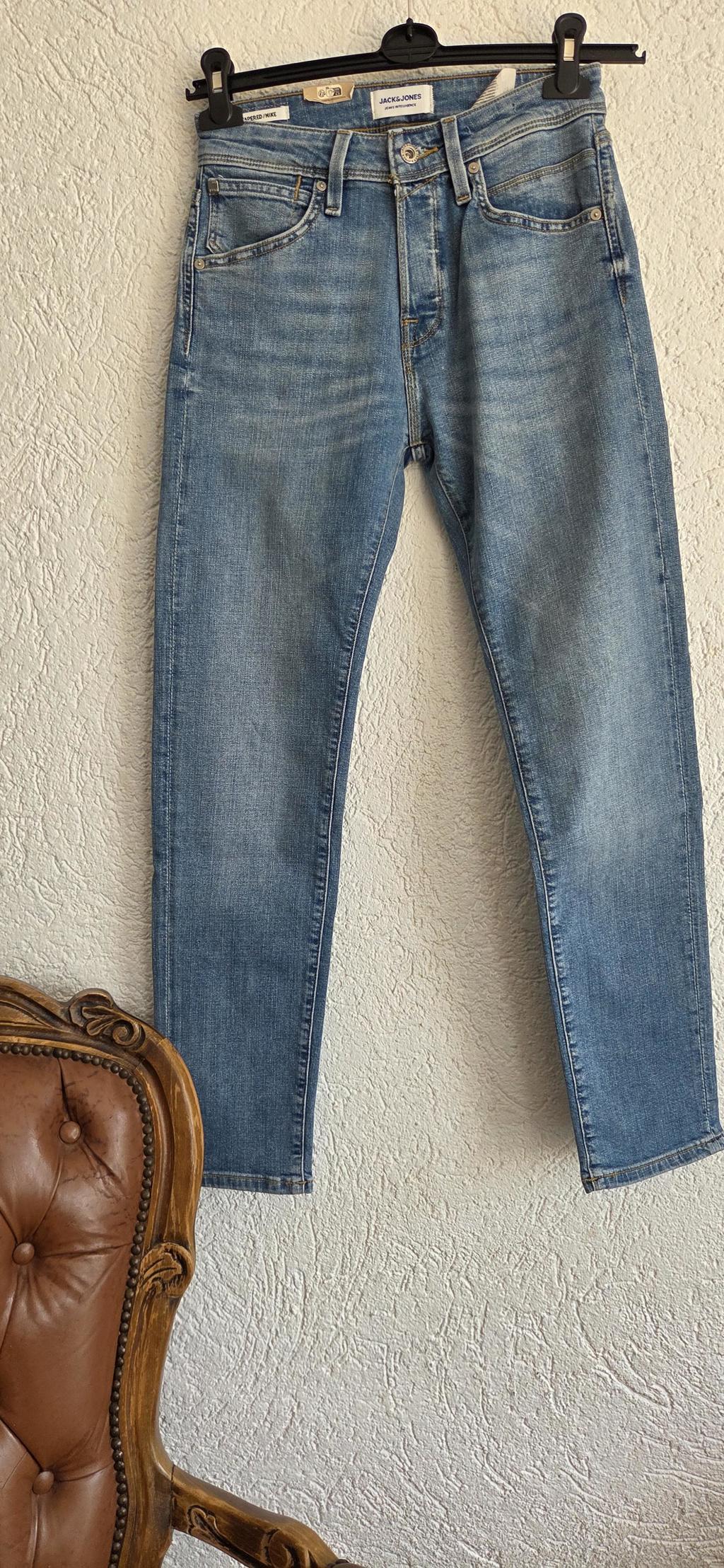 27 - Jack & Jones jeans tapered Mike nieuw (0926sa)