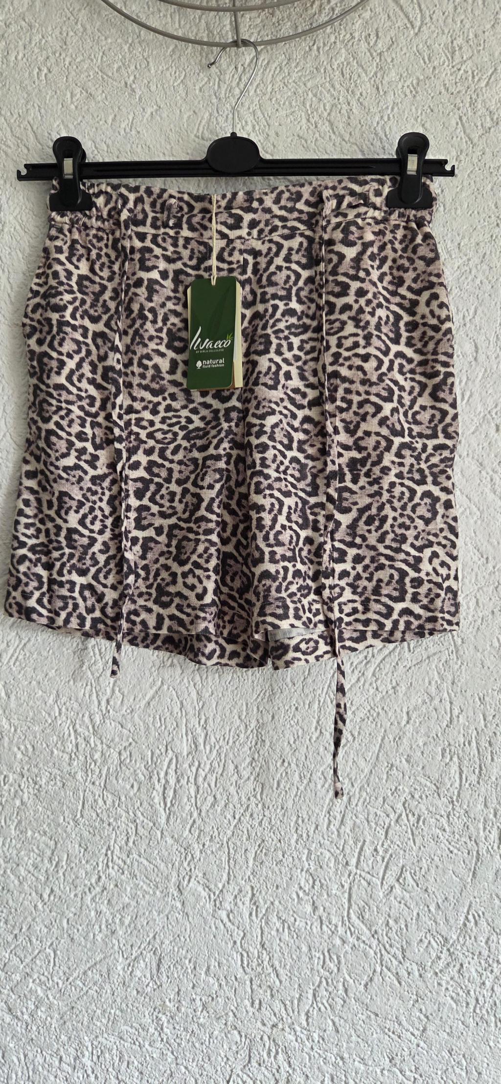 34 - Red Button short linnen leopard nieuw (0926sa)