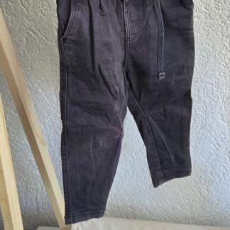 086 - Mini grijze broek stretch (1026od)